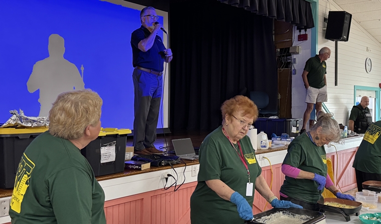 Manatee County district 4 commissioner Mike Rahn adresses attendees of the first CERT breakfast of 2026 on 011226